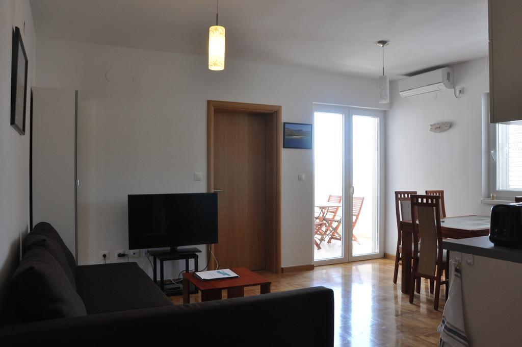 Jelena Apartments Bol Eksteriør bilde